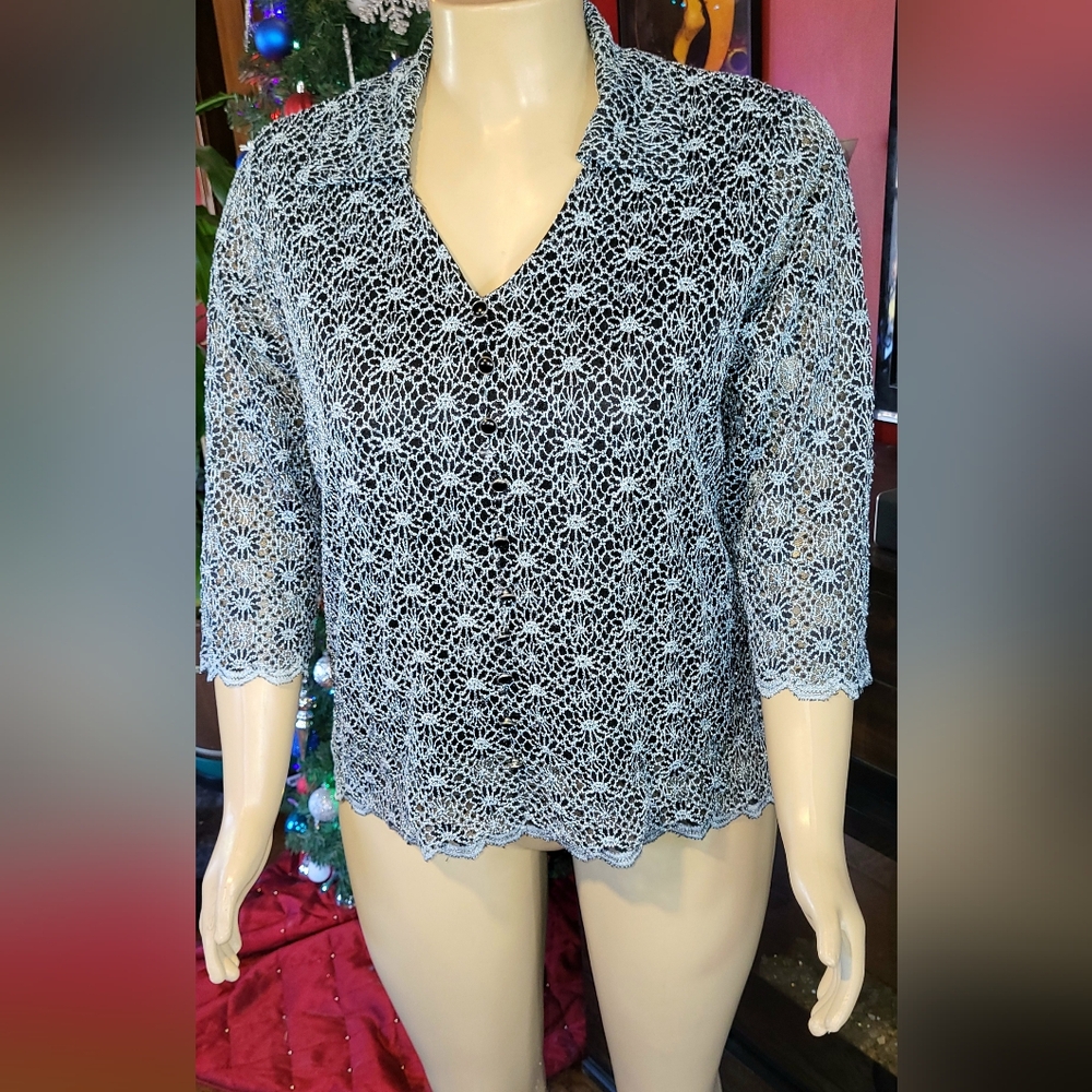 Dressbarn Dusty Blue Buttoned 3/4 Sleeve Blouse